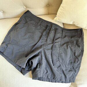 The North face Hiking Shorts Women’s Size 16 black  Quick Dry  XL